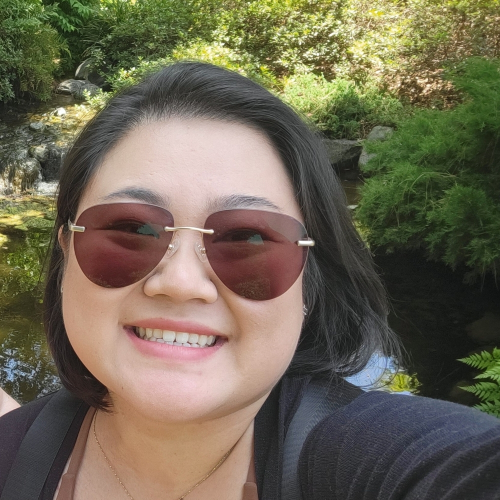 Meet your Posher, Holly